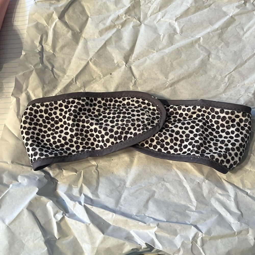 ❤️‍🔥BOGO free (equal or lesser value). NWT-spa headband